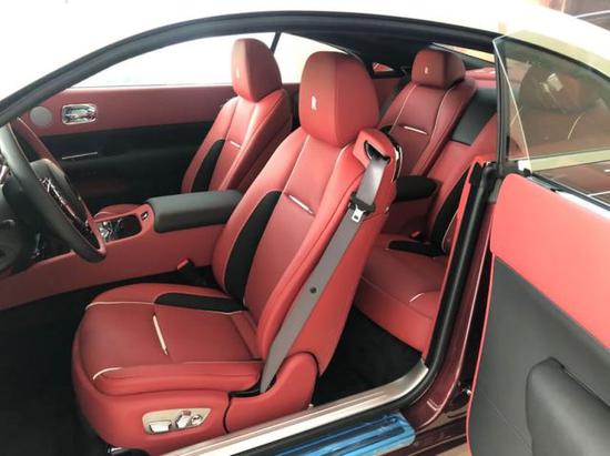 全新劳斯莱斯魅影6.6T标准版举世闻名