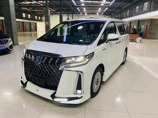 2020款丰田埃尔法蒙娜丽莎白天鹅雷霆版