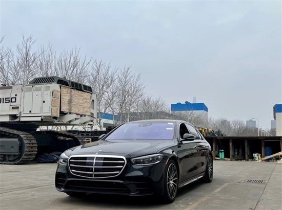 2022款奔驰S500现车五一店内促销价格