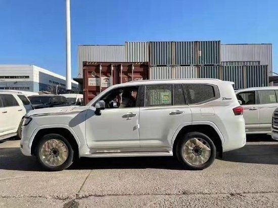 全新酷路泽LC300中东版多款配置 抛售中