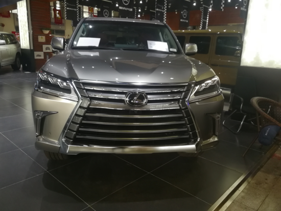 2018款雷克萨斯LX570中东加版豪华全尺寸