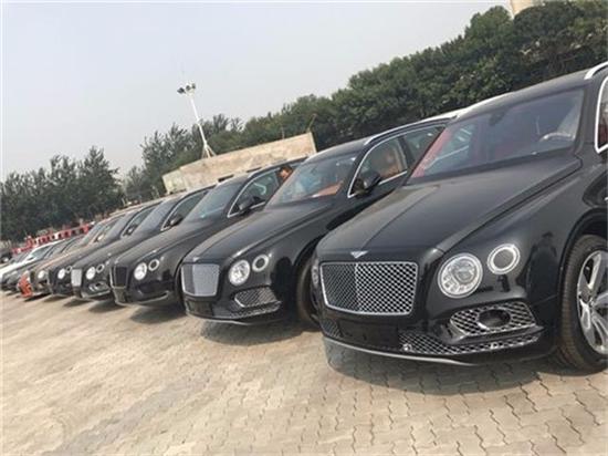 2018款宾利添越柴油版4.0T豪华旅行轿车