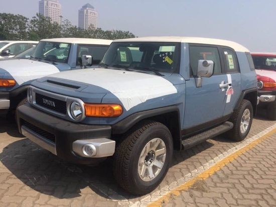 丰田FJ酷路泽双油箱到店送装饰送保养