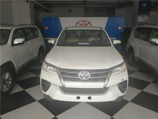 18款穿越者2700中东版与霸道2700区别