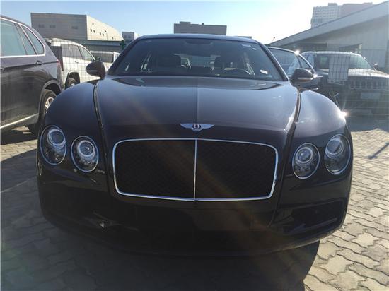 2018款宾利飞驰V8高配 天津港现车优惠