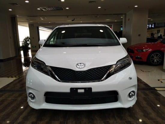 18款丰田塞纳现车 犀利外观 时尚商务