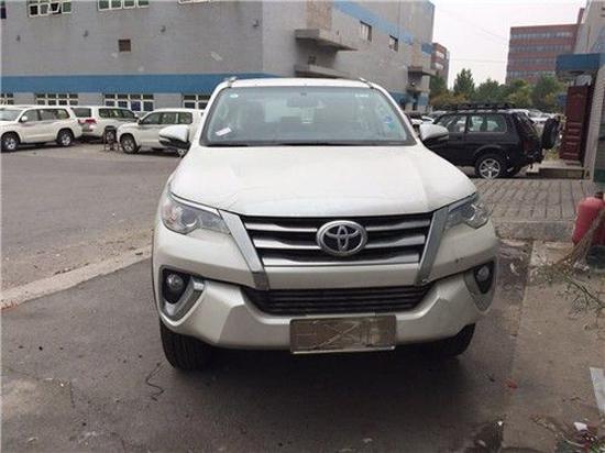 18款丰田穿越者粗豪产物也有过细的一壁