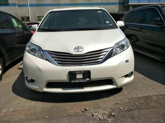 18款丰田塞纳最新报价 高端定位时尚大气