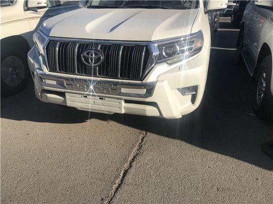 霸道2700中东版18款报价 天窗外挂裸车价