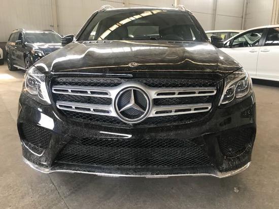 18款奔驰GLS450尊贵大气外观澎湃的动力