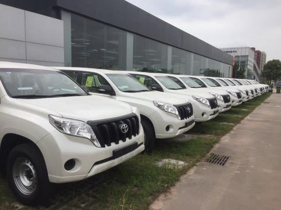 进口2017款中东版丰田霸道2700丐版报价