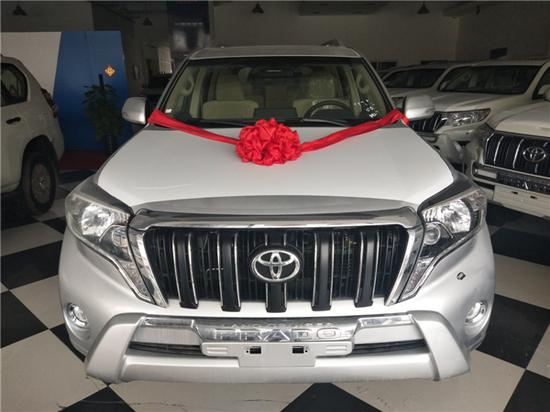 丰田霸道4000典藏版店内天津港最后一台