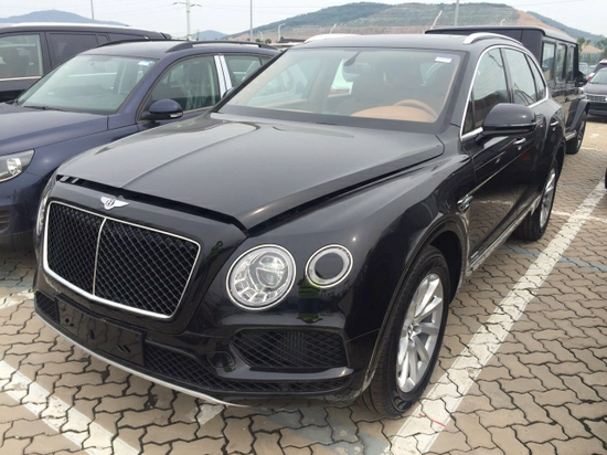 柴油SUV 18款宾利添越4.0v8皇室匠工精神