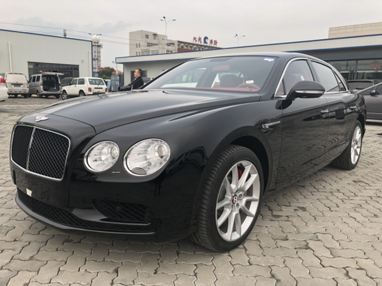 17款宾利飞驰 4.0T V8S现车特价送豪礼