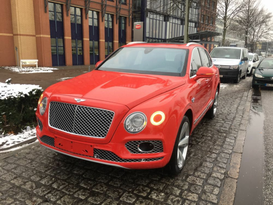 2018款宾利添越4.0 独特颜色 最低报价