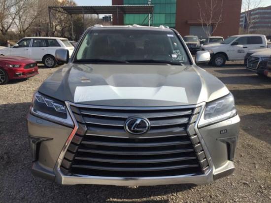 雷克萨斯LX570顶配港口 现车促销折扣价
