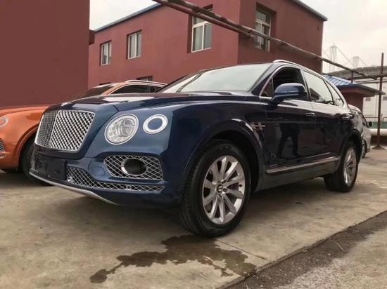 18款宾利添越欧规整车进口柴油V8剑鱼蓝