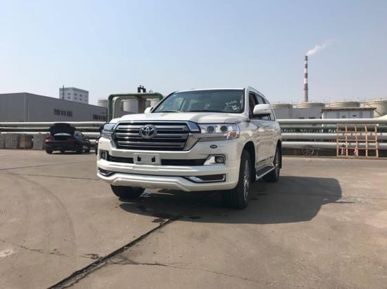 18款酷路泽4000中东版天窗七座改装现车