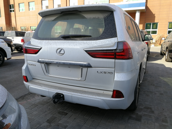 18款雷克萨斯LX570中东版港口现车新优惠