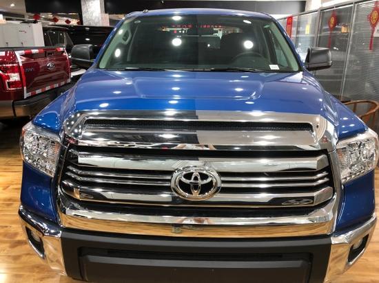 丰田皮卡坦途SR5展位大量现车选价格分析