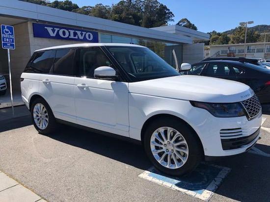 18款路虎揽胜行政版价格科技感超高逼格