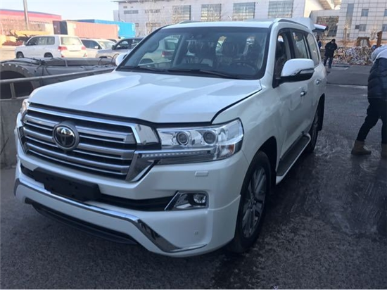 18款中东版丰田酷路泽5700EXR驰骋沙漠