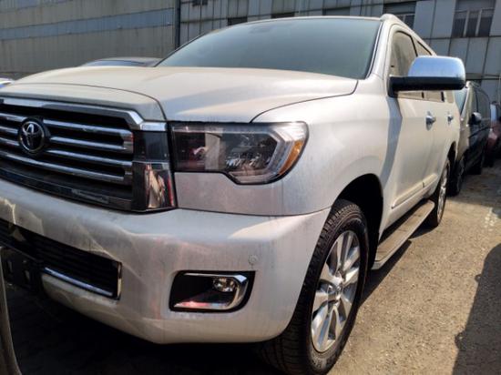 2018款丰田红杉5700加版 明显的美式风格