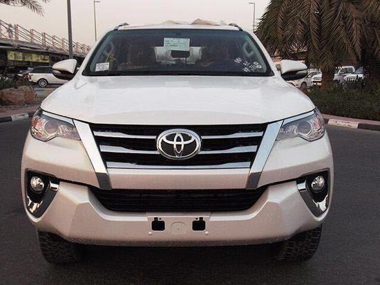 丰田奔跑者最实惠平行进口就到鑫港名车