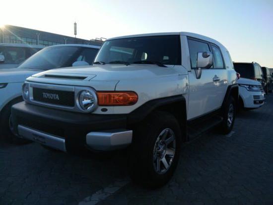 酷路泽FJ 山川盆地沙漠越野无人睥睨