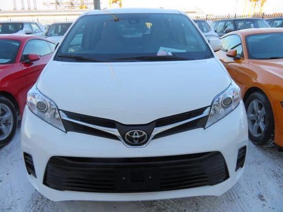 18款丰田塞纳奶爸神车全新改款价格分析