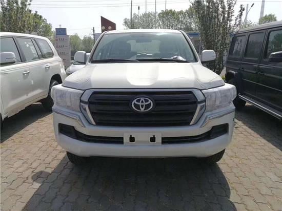 18款酷路泽4000丐版五座报价改装配置