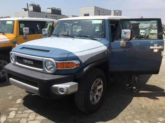 2017款中东版FJ酷路泽穿山越岭无所不能