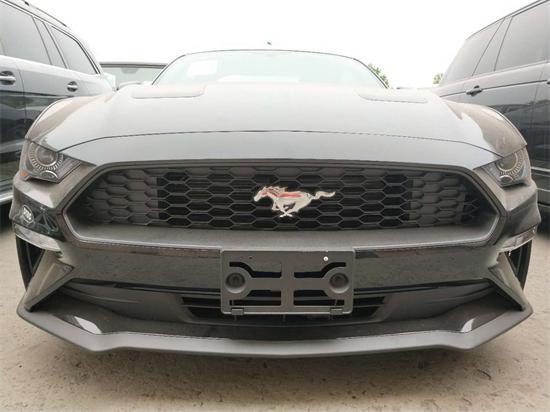 18款轿跑野马低价来袭 十速引擎万马奔腾