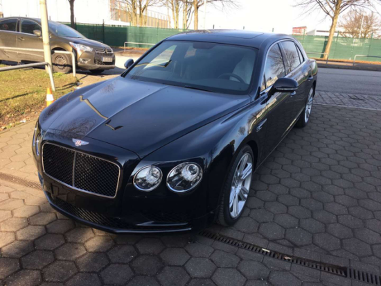 18款宾利飞驰现车报价在售店里一手车源