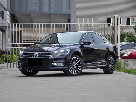2017款大众帕萨特 1.8T尊荣版最低售价