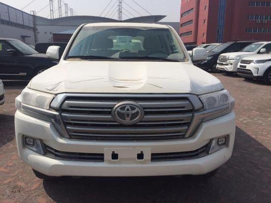 2018款丰田酷路泽5700 陆巡越野毫无压力