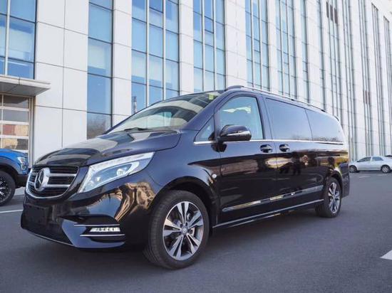 2018款奔驰威霆平行进口新生代的高颜值