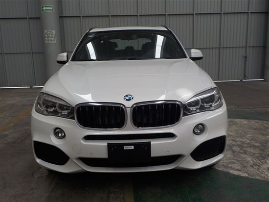 宝马X518款进口价格 港口车城超低秒杀价