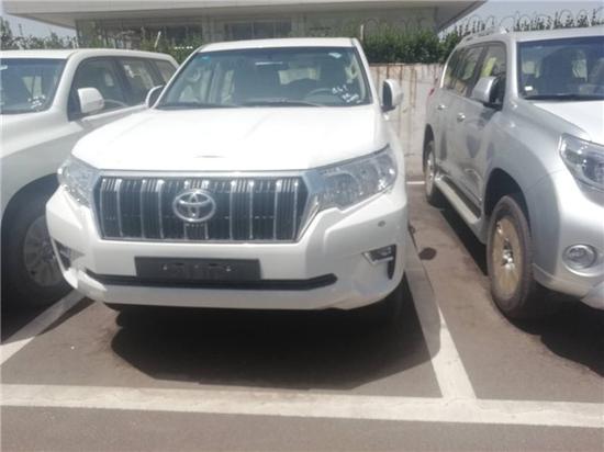 18款中东版柴油霸道3000天津现车销售中