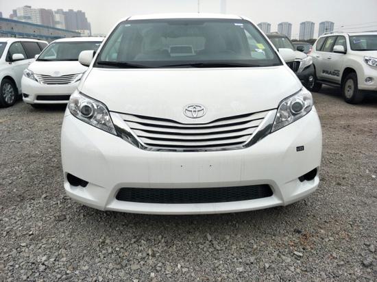 17款丰田塞纳商务 大尺寸商务力量感十足