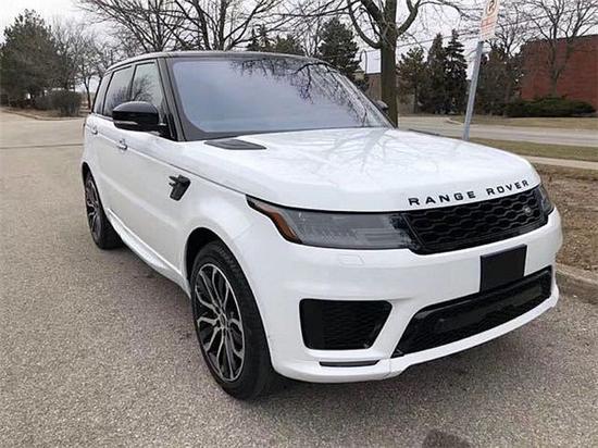 2018款路虎揽胜运动3.0T现车六月狂降价