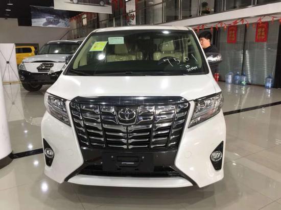 全新埃尔法明星商务采用豪华大气的风格