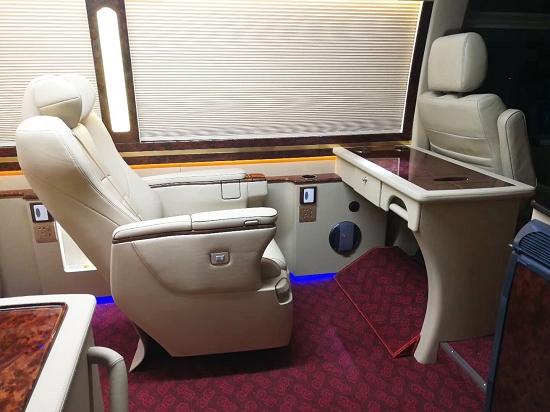 丰田考斯特12 16 17 19座现车报价改装图