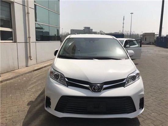 18款丰田塞纳国外接车 商务MVP火爆热销