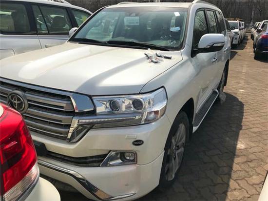 2018款丰田酷路泽5700夺目触底再浮底价