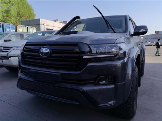 2018款丰田酷路泽4000惊艳动人穿过川藏