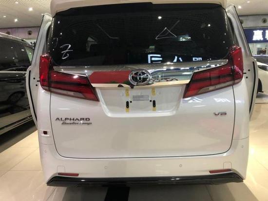 19款丰田埃尔法现车外观霸气 舒适豪华