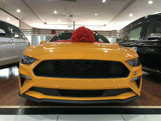 福特野马外形硬朗大气内饰柔舒适动力强