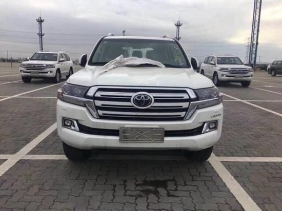 18款丰田酷路泽4000陆巡限量版靓丽新星