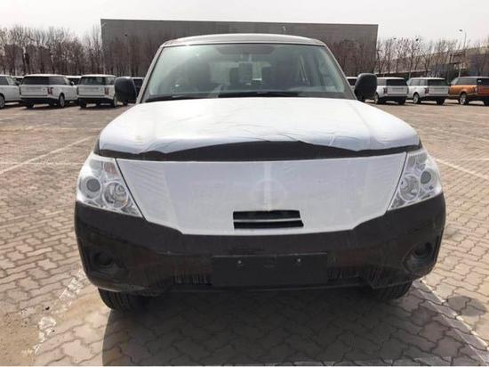 18款日产途乐4.0XE中东版酒红色稀有颜色